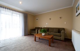 1 Bedroom lounge